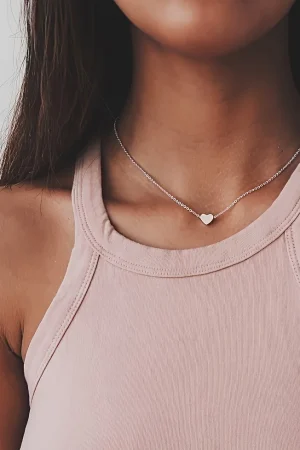 1pc Vintage Heart Pendant Necklace, Delicate and Minimalist Women's Alloy Collarbone Chain, Suitable for All Seasons